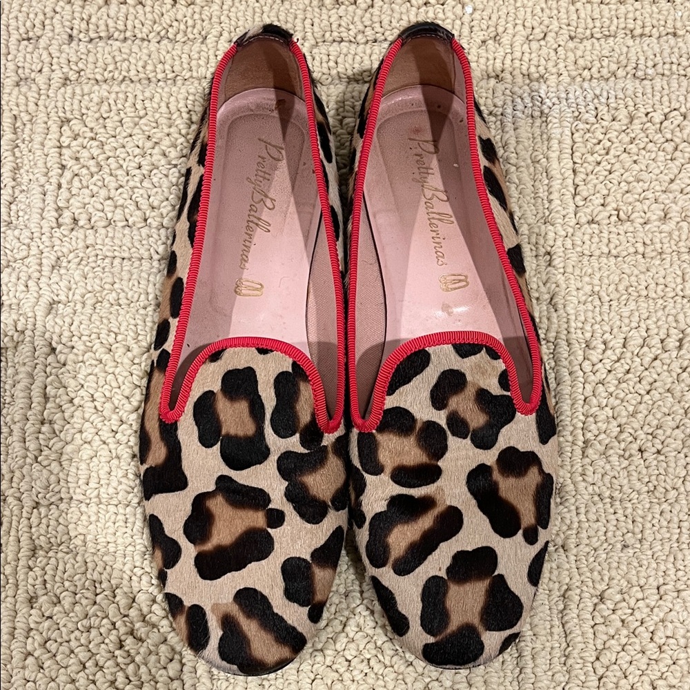 Pretty Ballerinas Animal Print Flats with Red Accents size 37